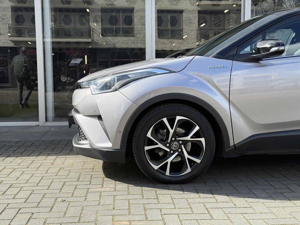 Toyota C-HR 1.8 Hybrid Bi-Tone Plus | Leer, Dodehoekherkenning, Stoel + Stuurverwarming, Parkeersensoren, Keyless, 18 inch 51906098-3.jpg | Autobedrijf Gielen