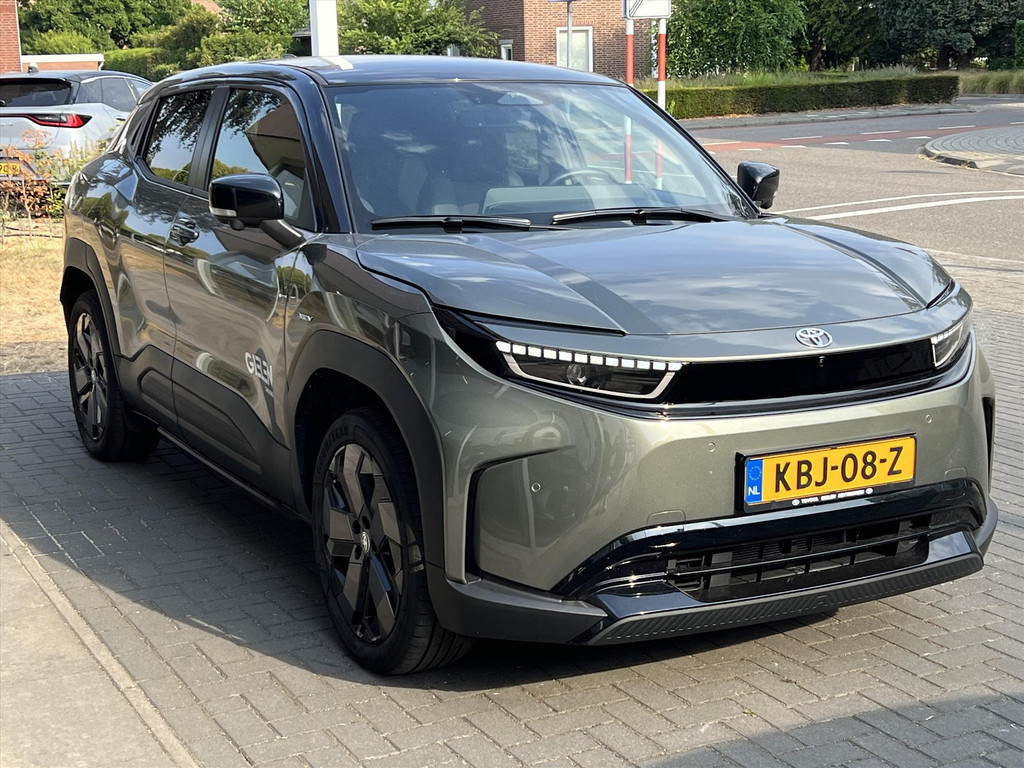 Toyota Urban Cruiser 61,1 kWh 174pk Executive | JBL, Stoel- Stuurverwarming, 360 graden camera 51954421-4.jpg | Autobedrijf Gielen