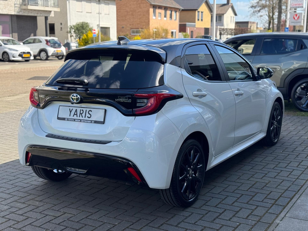 Toyota Yaris 1.5 Hybrid Executive Premium | JBL, Head up display, 17 inch, Dodehoekherkenning, Parkeersensoren, Stoelverwarming 52069345-3.jpg | Autobedrijf Gielen