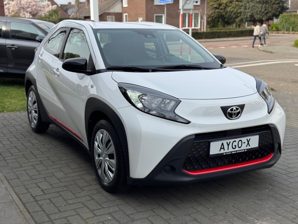 Toyota Aygo X 1.0 VVT-i MT Play Plus | Keyless, Startknop, Stoelverwarming, Climate control, Apple CarPlay/Android Auto 52165512-4.jpg | Autobedrijf Gielen