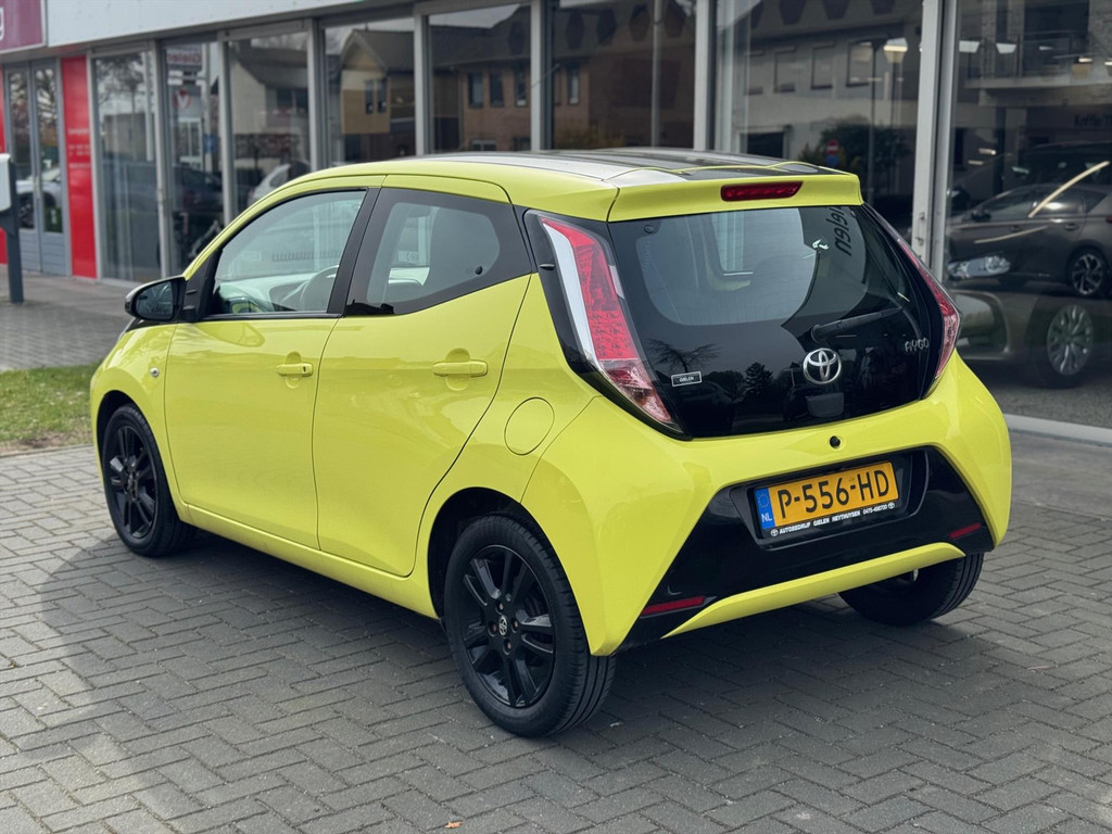 Toyota Aygo 1.0 VVT-i x-cite | Nieuwe koppeling, Lichtmetalen velgen, Parkeercamera, Bluetooth, Stuurbediening, Privacy Glass, Zwart dak, Ai 52166804-2.jpg | Autobedrijf Gielen