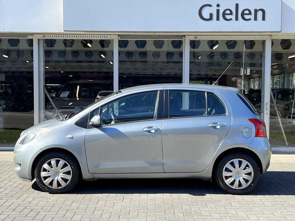 Toyota Yaris 1.3 VVTI 5-DRS Sol | Airconditioning, Centrale deuvergrendeling, Elektrische ramen, Radio/CD-Speler 52201060-1.jpg | Autobedrijf Gielen