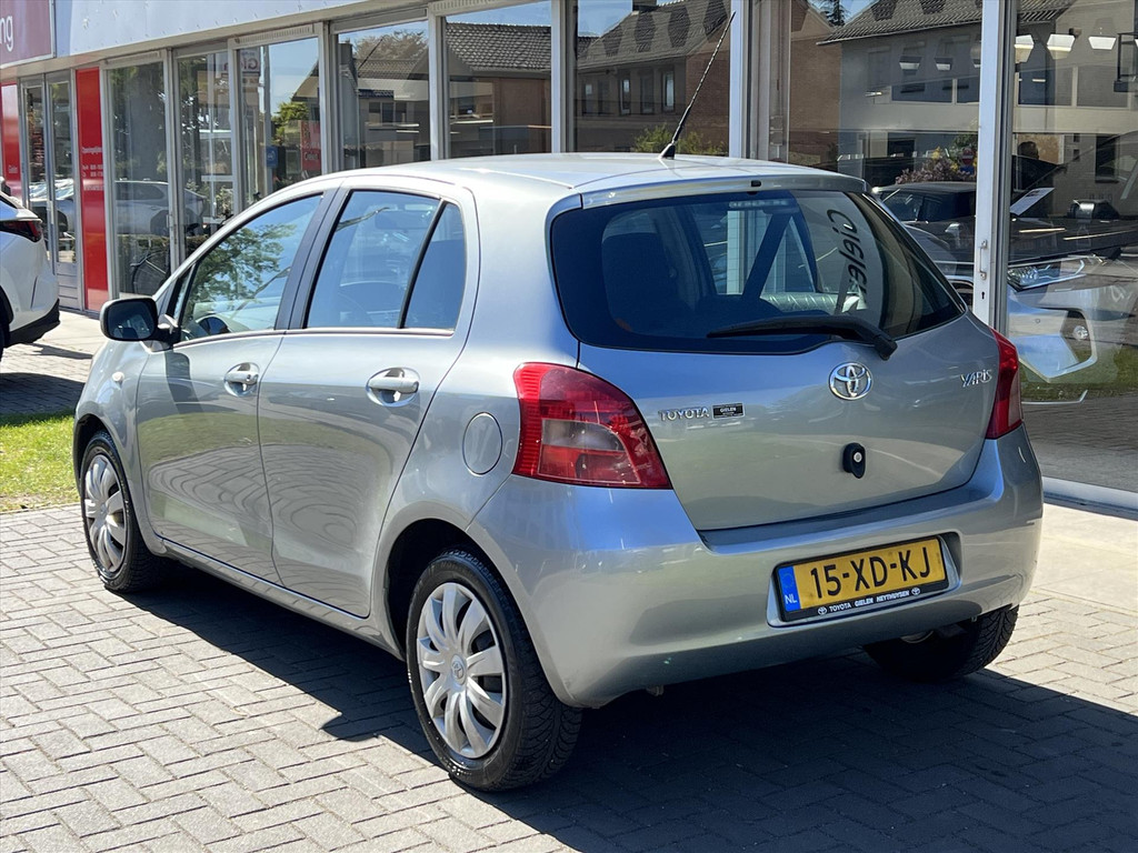 Toyota Yaris 1.3 VVTI 5-DRS Sol | Airconditioning, Centrale deuvergrendeling, Elektrische ramen, Radio/CD-Speler 52201060-2.jpg | Autobedrijf Gielen