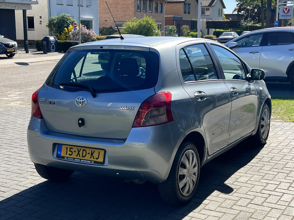 Toyota Yaris 1.3 VVTI 5-DRS Sol | Airconditioning, Centrale deuvergrendeling, Elektrische ramen, Radio/CD-Speler 52201060-3.jpg | Autobedrijf Gielen