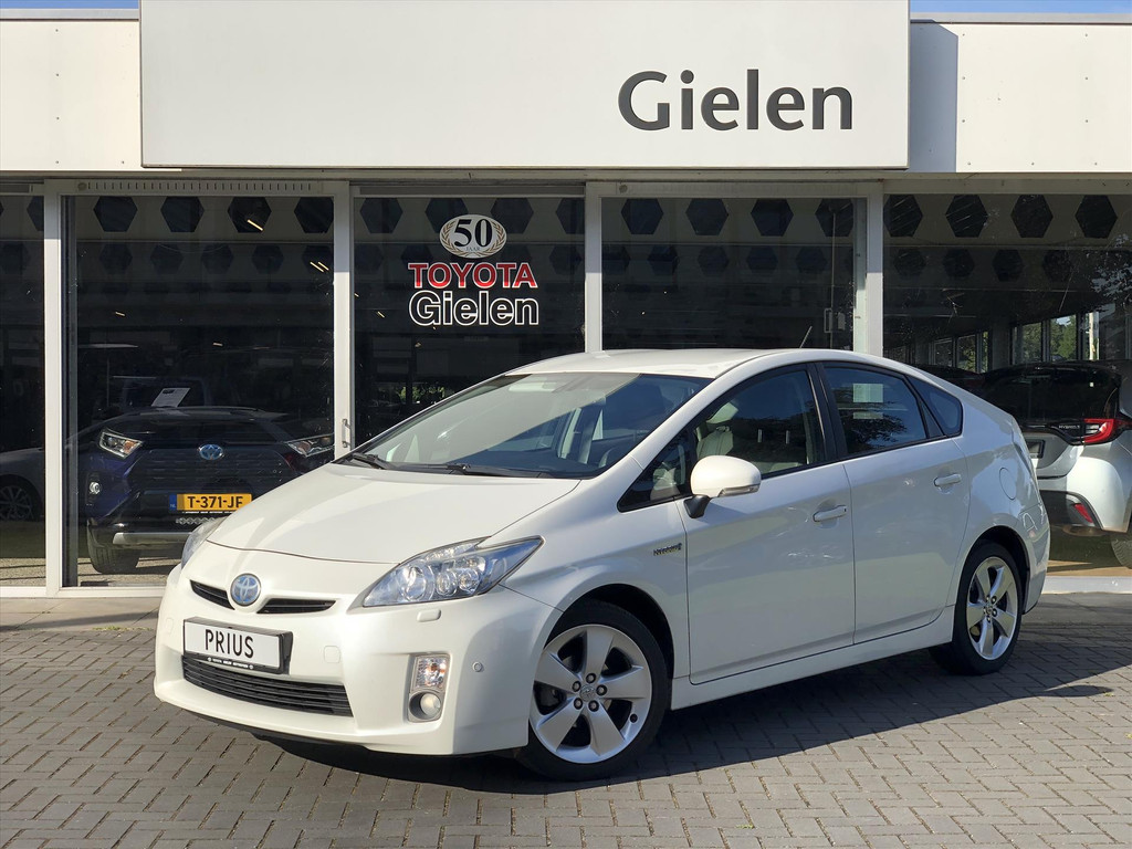 Toyota Prius 1.8 Full Hybrid Executive | Leer, Navigatie, Head up display, Stoelverwarming, Adaptive cruise control 52234238-1.jpg | Autobedrijf Gielen