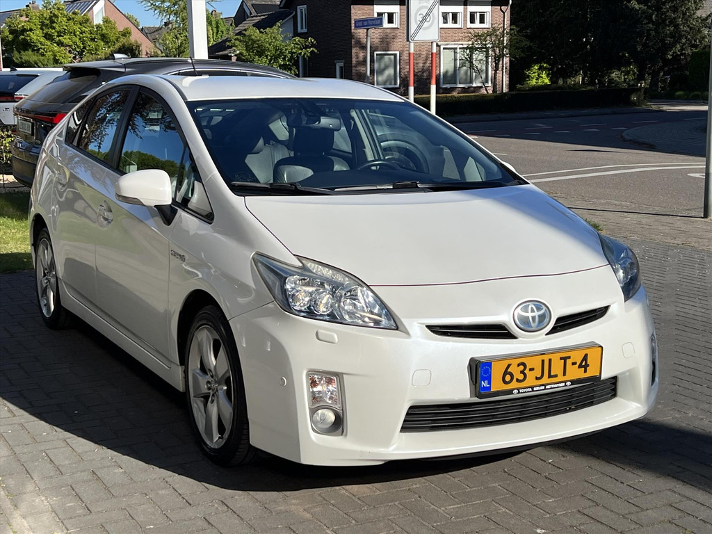 Toyota Prius 1.8 Full Hybrid Executive | Leer, Navigatie, Head up display, Stoelverwarming, Adaptive cruise control 52234238-4.jpg | Autobedrijf Gielen
