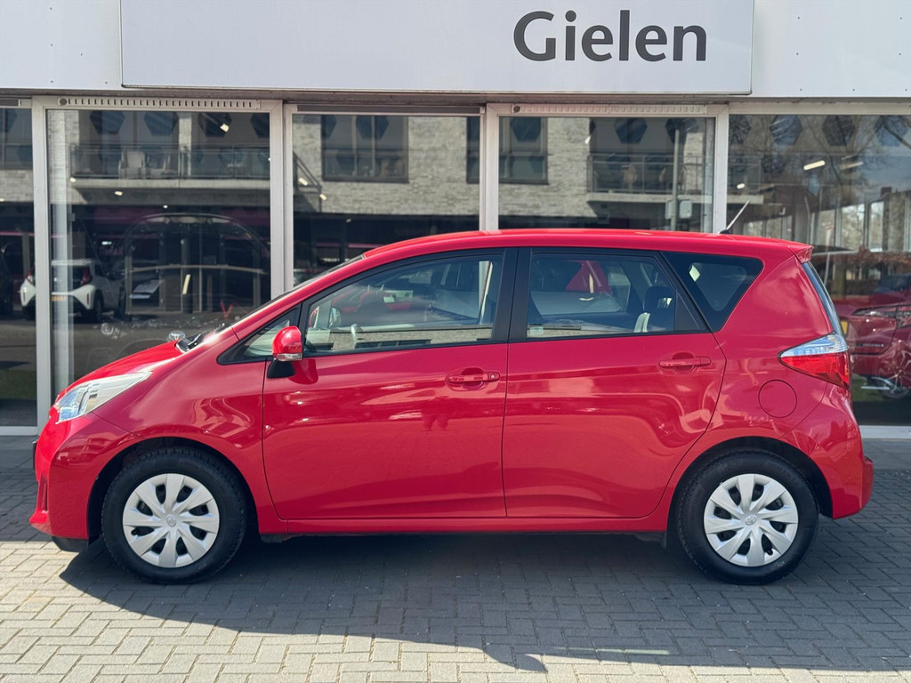 Toyota Verso-S 1.3 VVT-i Aspiration | Parkeercamera, Airconditioning, Elektrische ramen, Bluetooth, Fijne instap! 52316773-1.jpg | Autobedrijf Gielen
