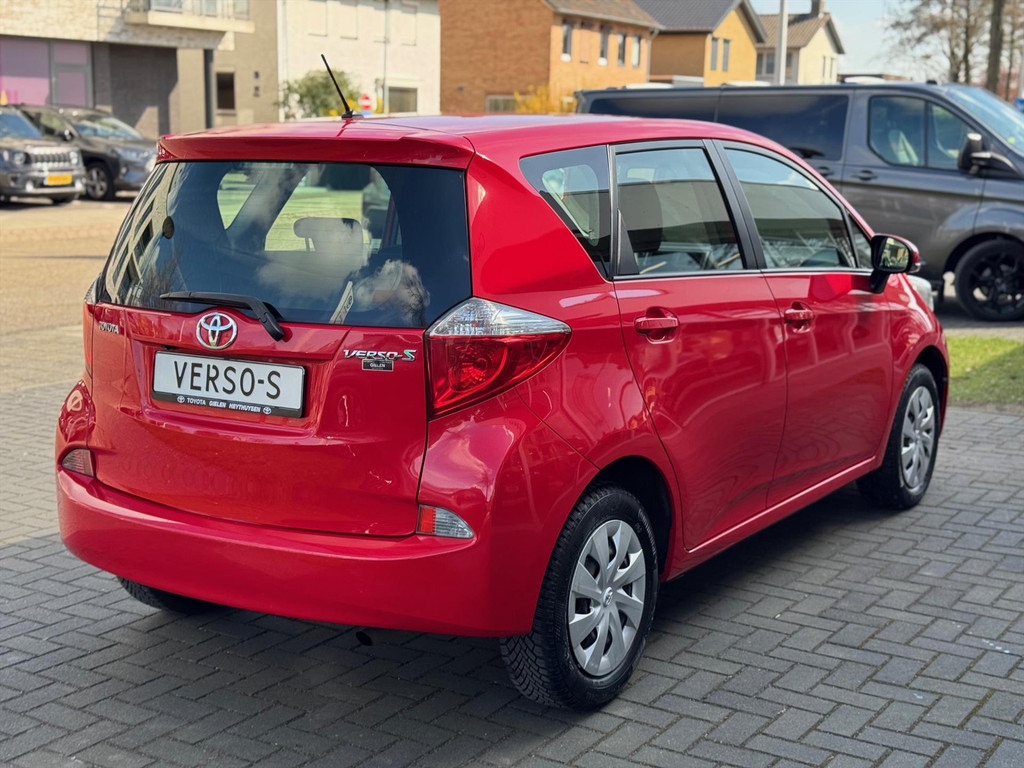 Toyota Verso-S 1.3 VVT-i Aspiration | Parkeercamera, Airconditioning, Elektrische ramen, Bluetooth, Fijne instap! 52316773-3.jpg | Autobedrijf Gielen