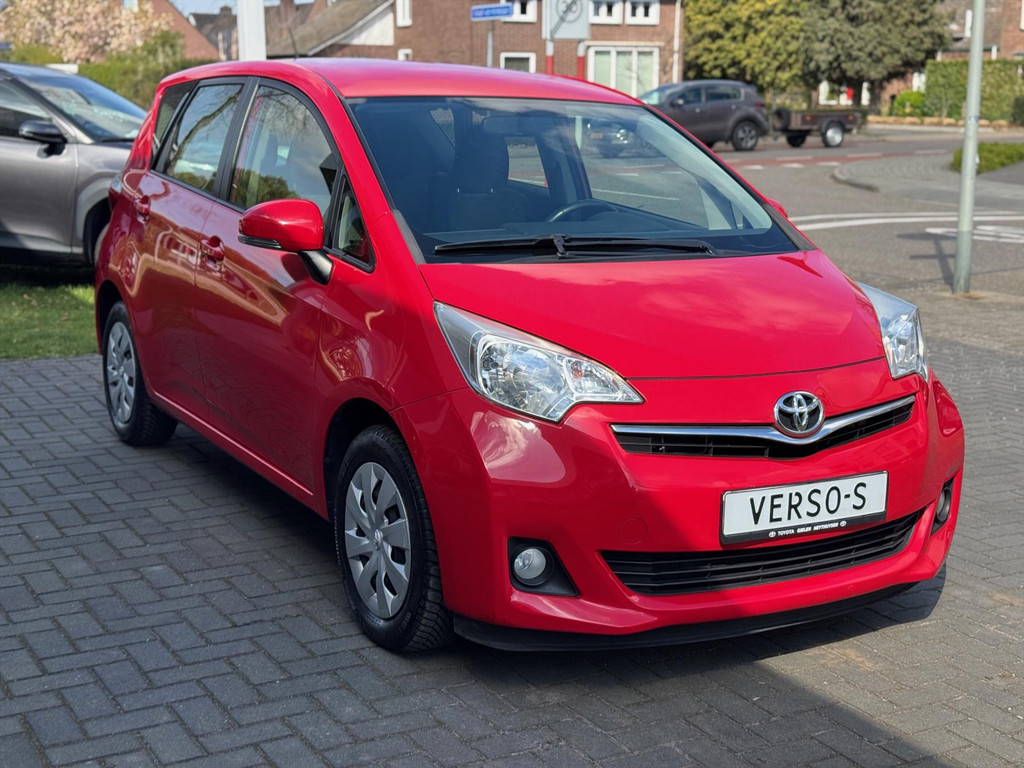 Toyota Verso-S 1.3 VVT-i Aspiration | Parkeercamera, Airconditioning, Elektrische ramen, Bluetooth, Fijne instap! 52316773-4.jpg | Autobedrijf Gielen