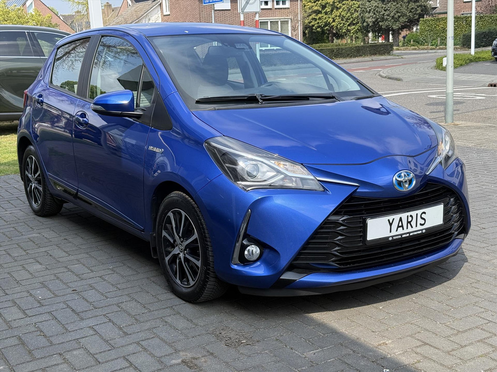 Toyota Yaris 1.5 Full HybridDynamic | Lichtmetalen velgen, Parkeercamera, Licht + Regensensor, Cruise control, Climate control 52400049-3.jpg | Autobedrijf Gielen