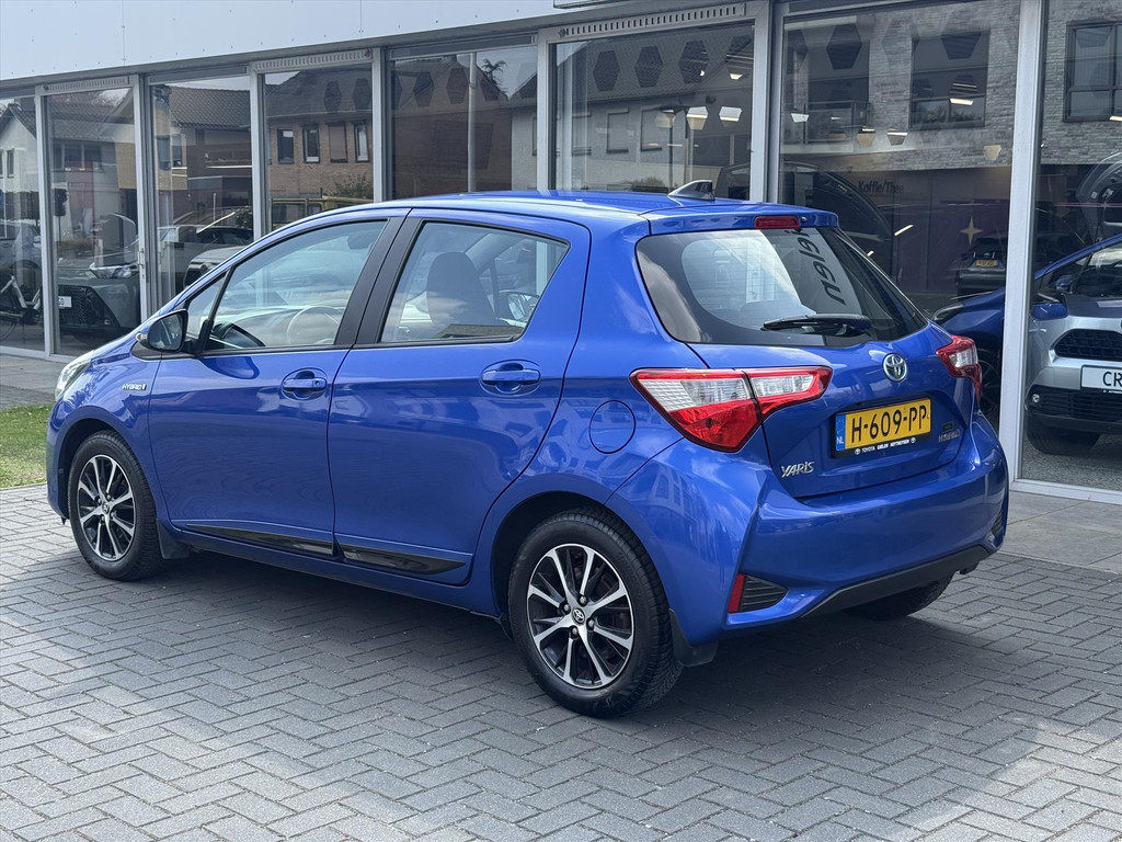 Toyota Yaris 1.5 Full HybridDynamic | Lichtmetalen velgen, Parkeercamera, Licht + Regensensor, Cruise control, Climate control 52400049-4.jpg | Autobedrijf Gielen