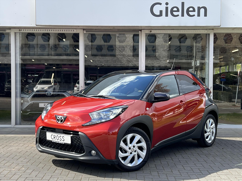 Toyota Aygo X 1.0 VVT-i MT Pulse | Bi-Tone Chili red, Stoelverwarming, Airco, Apple CarPlay/Android Auto, Lichtmetalen velgen 52473073-0.jpg | Autobedrijf Gielen