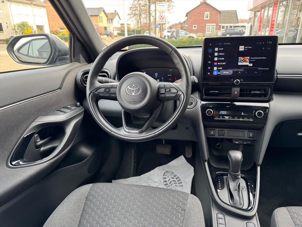 Toyota Yaris Cross 1.5 Hybrid First Edition Plus | Stoel + Stuurverwarming, Groot scherm, Keyless, 17 inch, Apple CarPlay/Android Auto 52480722-2.jpg | Autobedrijf Gielen