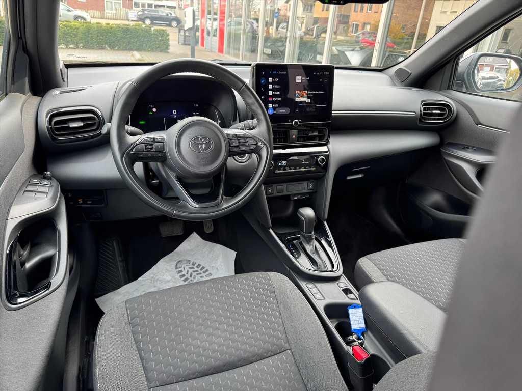 Toyota Yaris Cross 1.5 Hybrid First Edition Plus | Stoel + Stuurverwarming, Groot scherm, Keyless, 17 inch, Apple CarPlay/Android Auto 52480722-3.jpg | Autobedrijf Gielen