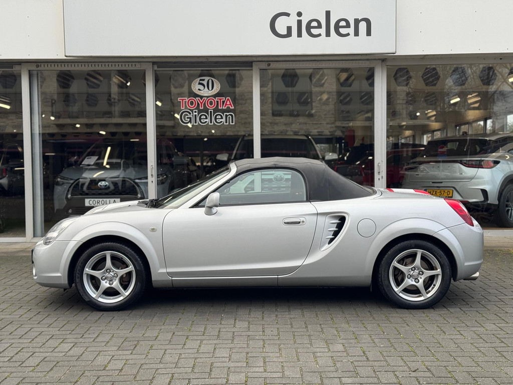 Toyota MR2 1.8 VVT-i | Cabrio, Elektrische ramen, Lichtmetalen velgen, Radio/CD speler 52498447-2.jpg | Autobedrijf Gielen