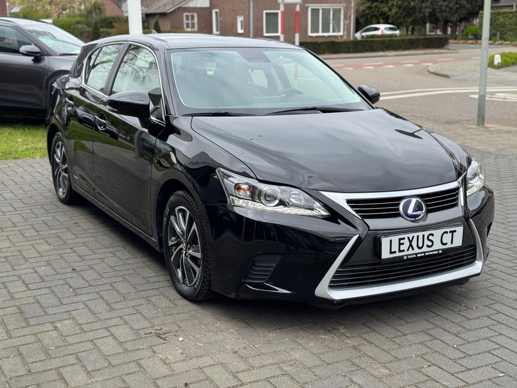 Lexus CT 200h Business Line | Navigatie, Parkeersensoren, Camera, Cruise control, Climate control 52508340-4.jpg | Autobedrijf Gielen