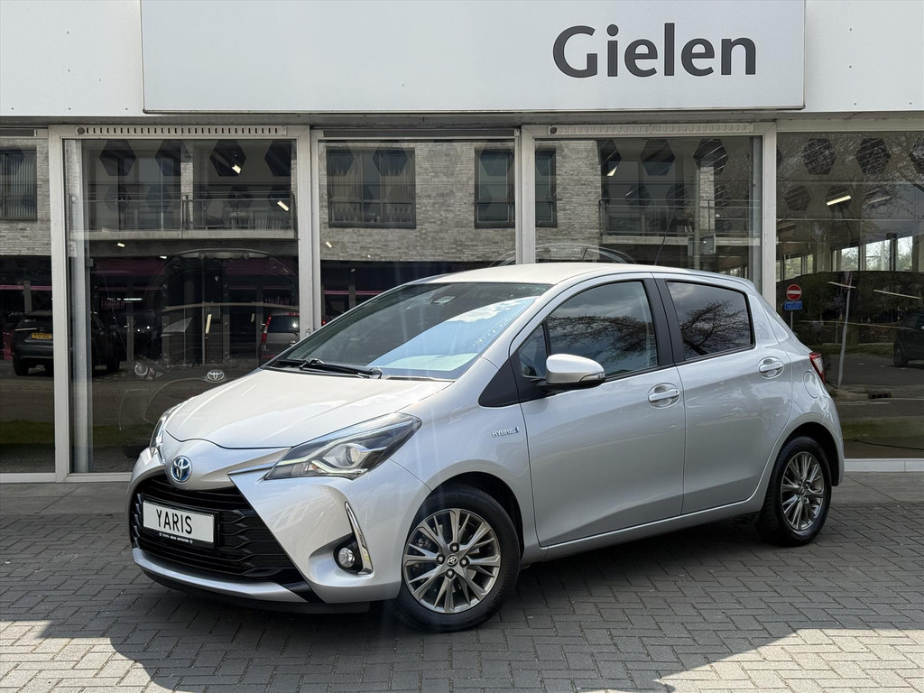 Toyota Yaris 1.5 Hybrid Dynamic | Navigatie, Lichtmetalen velgen, Privacy Glass, Safety Sense, Cruise control, Parkeercamera 52536286-0.jpg | Autobedrijf Gielen