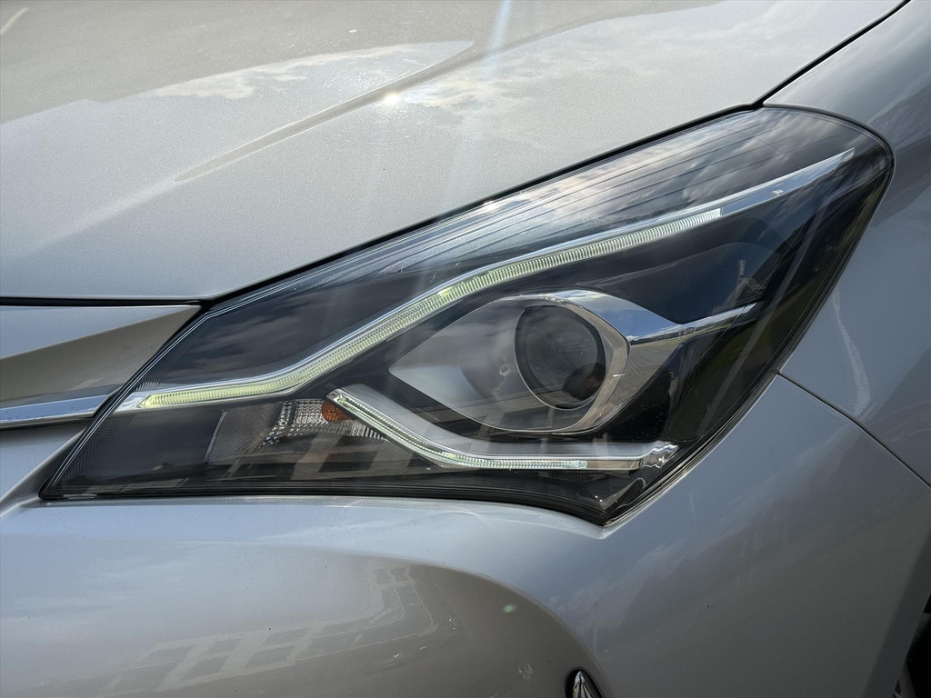 Toyota Yaris 1.5 Hybrid Dynamic | Navigatie, Lichtmetalen velgen, Privacy Glass, Safety Sense, Cruise control, Parkeercamera 52536286-4.jpg | Autobedrijf Gielen