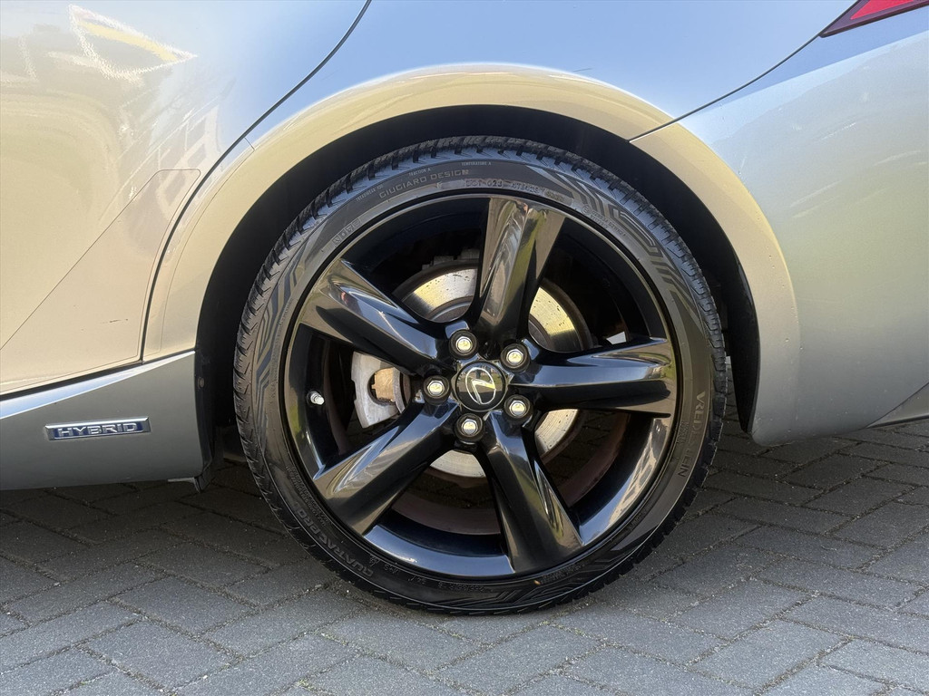 Lexus IS 300h Sport Edition | 18 inch, Parkeersensoren, Keyless, Startknop, Cruise control, ASC, Sonic Titanium 52562948-1.jpg | Autobedrijf Gielen