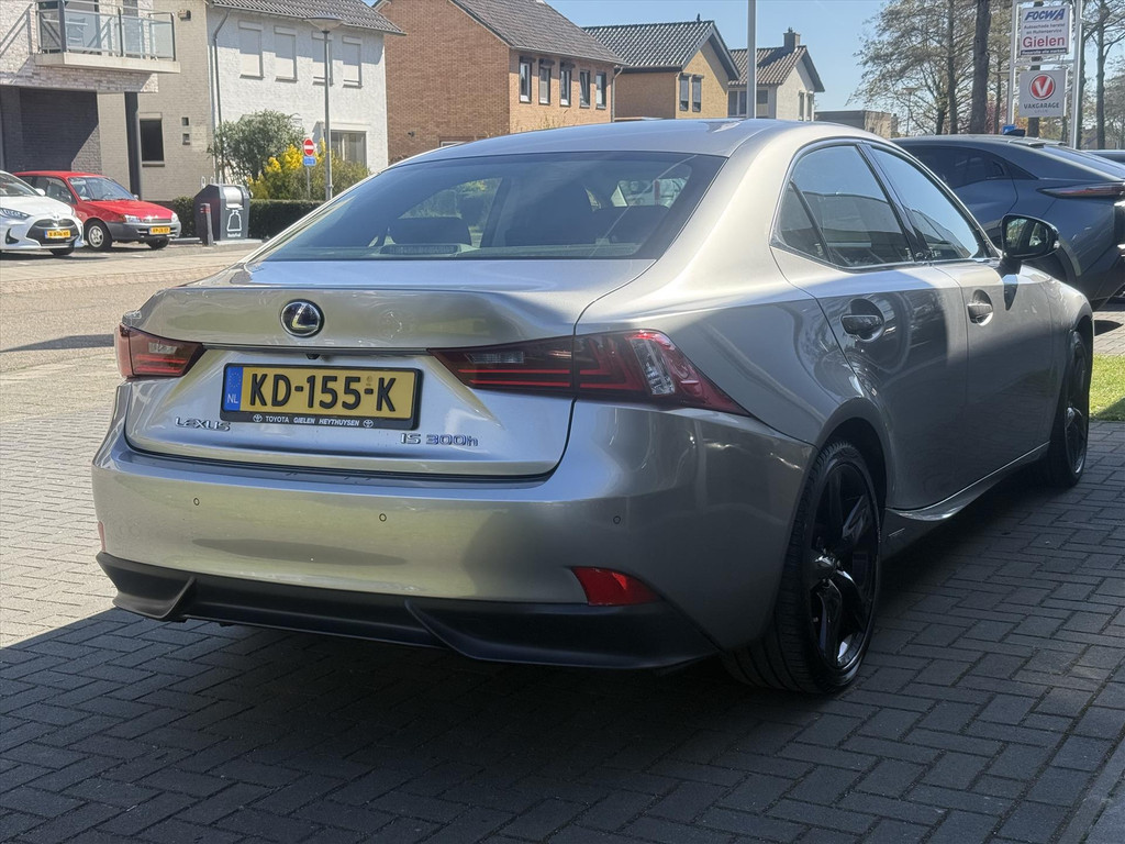 Lexus IS 300h Sport Edition | 18 inch, Parkeersensoren, Keyless, Startknop, Cruise control, ASC, Sonic Titanium 52562948-2.jpg | Autobedrijf Gielen