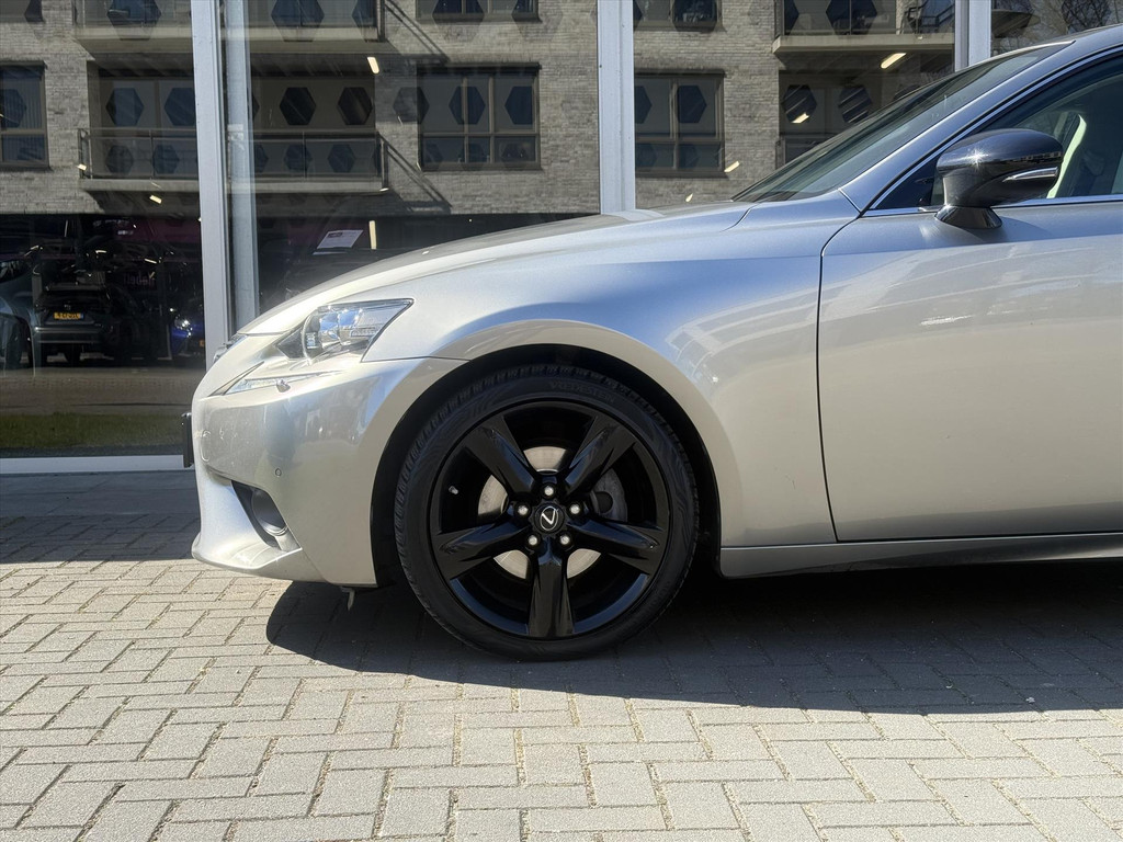 Lexus IS 300h Sport Edition | 18 inch, Parkeersensoren, Keyless, Startknop, Cruise control, ASC, Sonic Titanium 52562948-3.jpg | Autobedrijf Gielen