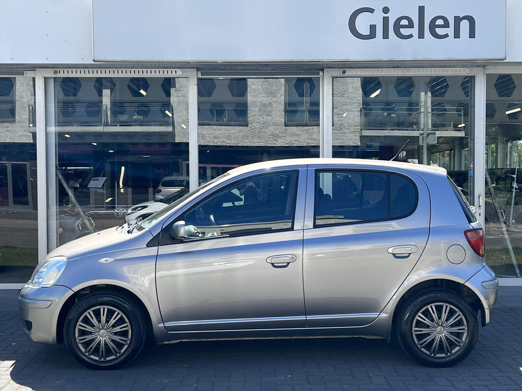 Toyota Yaris 1.3 VVT-I 5DR | Airconditioning, Centrale deurvergrendeling, Elektrische ramen, Weinig KM! 52607930-1.jpg | Autobedrijf Gielen