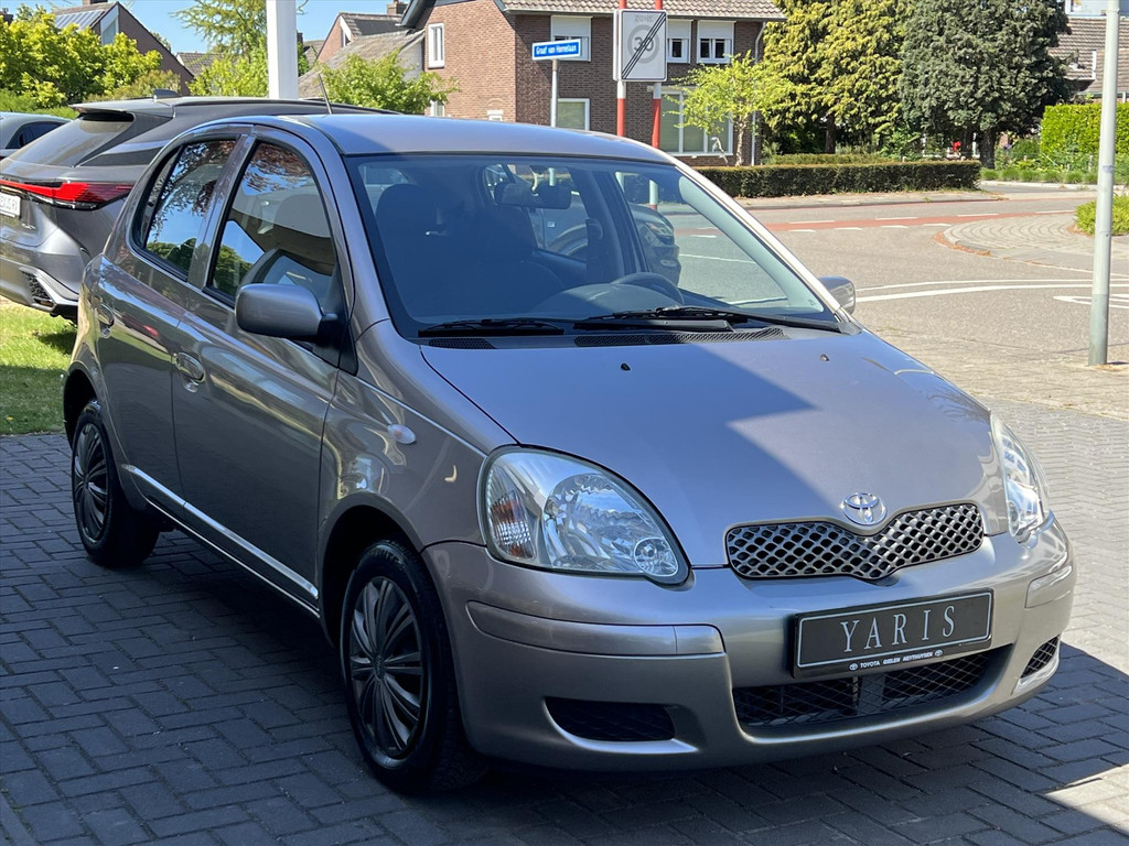 Toyota Yaris 1.3 VVT-I 5DR | Airconditioning, Centrale deurvergrendeling, Elektrische ramen, Weinig KM! 52607930-4.jpg | Autobedrijf Gielen
