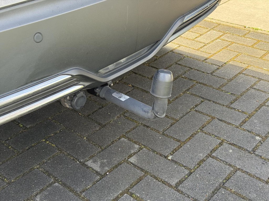 Toyota C-HR 2.0 Hybrid 184pk Style Bi-Tone | LED pakket, Trekhaak, Stoel + Stuurverwarming, Dodehoekherkenning, 18 inch, CarPlay 52641271-1.jpg | Autobedrijf Gielen