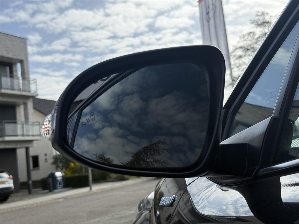 Toyota C-HR 2.0 Hybrid 184pk Style Bi-Tone | LED pakket, Trekhaak, Stoel + Stuurverwarming, Dodehoekherkenning, 18 inch, CarPlay 52641271-3.jpg | Autobedrijf Gielen