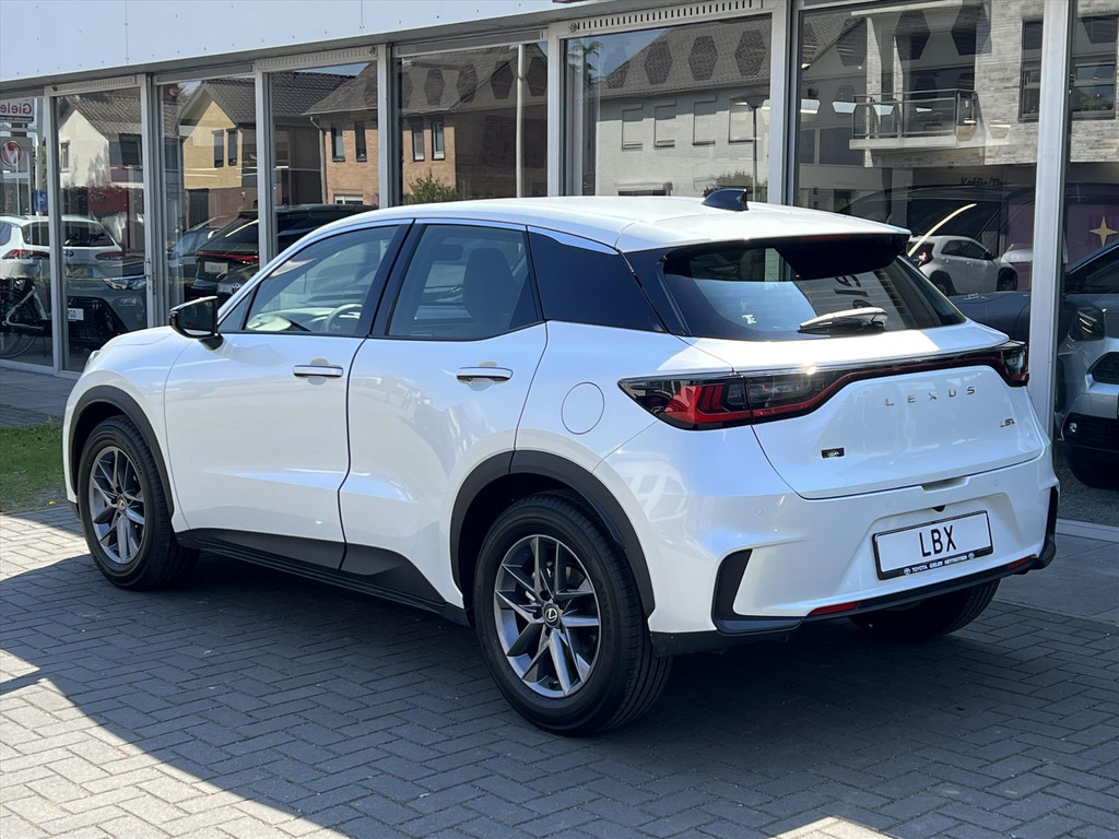 Lexus LBX 1.5 Comfort & Safety Pack | Dodehoekherkenning, Parkeersensoren, Keyless, Stoelverwarming 52667452-2.jpg | Autobedrijf Gielen