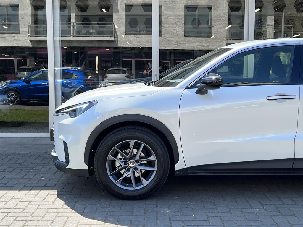 Lexus LBX 1.5 Comfort & Safety Pack | Dodehoekherkenning, Parkeersensoren, Keyless, Stoelverwarming 52667452-4.jpg | Autobedrijf Gielen