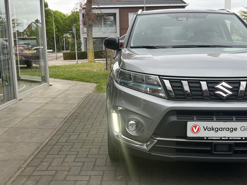 Suzuki Vitara 1.5 Hybrid Automaat Select Bi-Tone | Eerste eigenaar, Trekhaak, Dodehoekherkenning, Stoelverwarming, 17 inch, LED 52682892-4.jpg | Autobedrijf Gielen