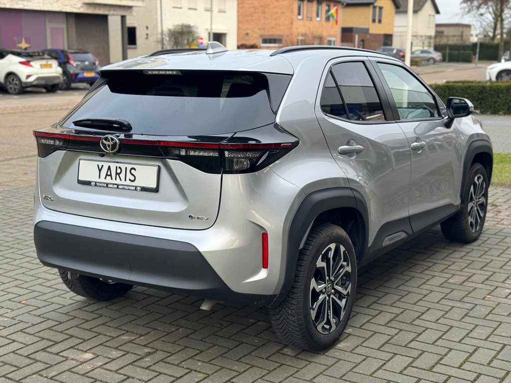 Toyota Yaris Cross 1.5 Hybrid 130PK Dynamic Plus | Winter Pack, 17 inch, Keyless, Stoel + Stuurverwarming, Privacy Glass 52705005-4.jpg | Autobedrijf Gielen