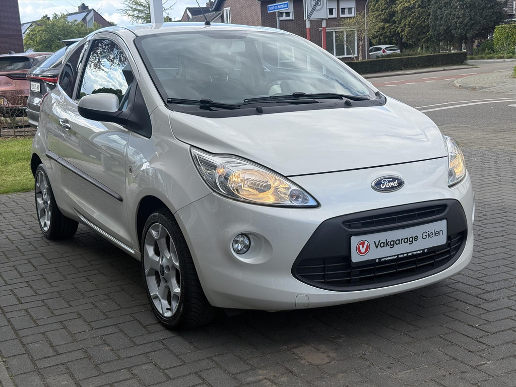 Ford Ka 1.2 69pk Titanium X | Airconditioning, Lichtmetalen velgen, Centrale deurvergrendeling, Zeer weinig KM! 52723939-3.jpg | Autobedrijf Gielen