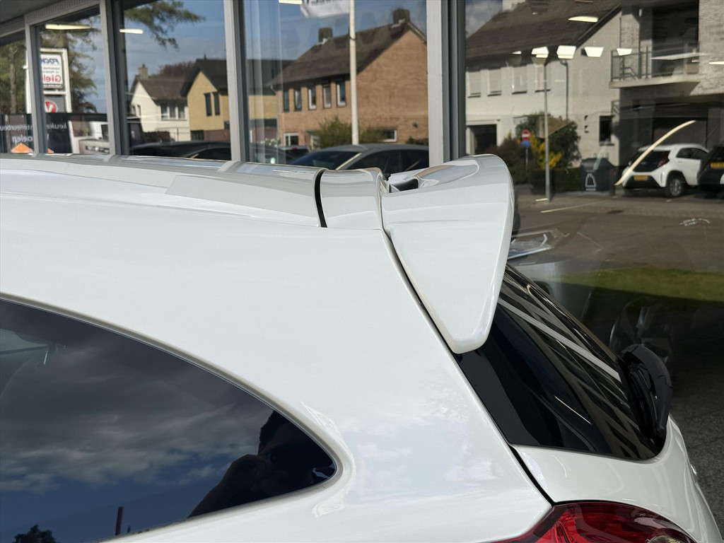 Ford Ka 1.2 69pk Titanium X | Airconditioning, Lichtmetalen velgen, Centrale deurvergrendeling, Zeer weinig KM! 52723939-4.jpg | Autobedrijf Gielen