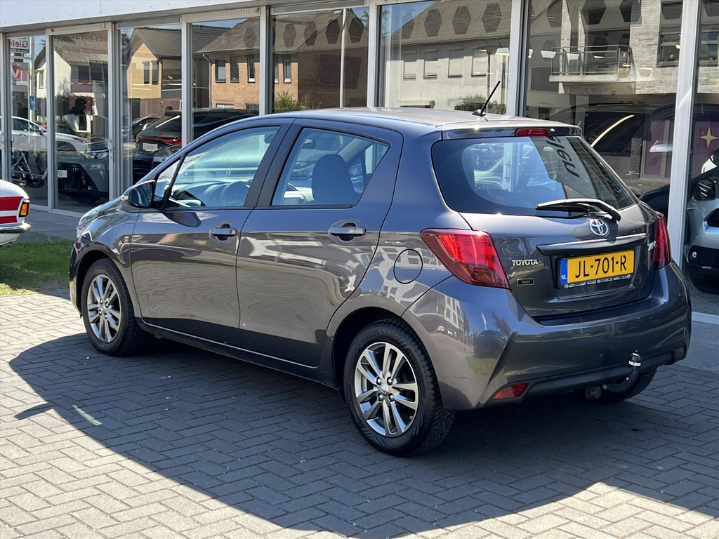 Toyota Yaris 1.3 VVT-i Automaat Trend | Eerste eigenaar, Trekhaak, Lichtmetalen velgen, Parkeercamera, Cruise control, Safety Sense 52819884-2.jpg | Autobedrijf Gielen