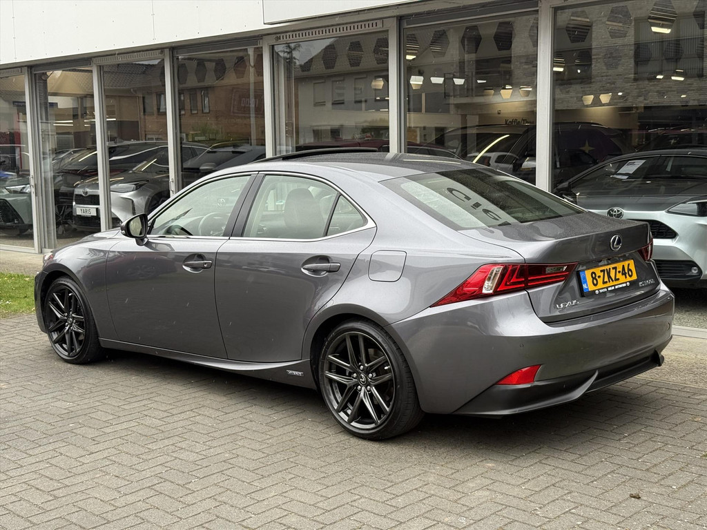 Lexus IS 300h Luxury Line | Schuifdak, Mark Levinson, F Sport velgen, Stoelventilatie, Geheugenfunctie, Stuurverwarming, Adaptive Cruise 52878735-3.jpg | Autobedrijf Gielen