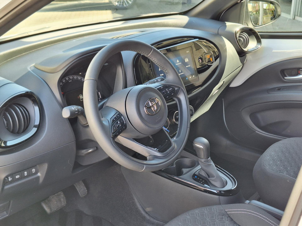 Toyota Aygo X 1.0 VVT-i S-CVT Automaat Pulse Bi-Tone | Stoelverwarming, Airconditioning, 17 inch, CarPlay, Adaptive cruise control 53087975-4.jpg | Autobedrijf Gielen