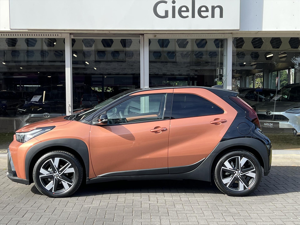 Toyota Aygo X 1.5 Hybrid Pulse | Cinnamon, Bi-Tone, Stoelverwarming, Climate control, Keyless, Parkeersensoren, LED, 17 inch 53207755-1.jpg | Autobedrijf Gielen