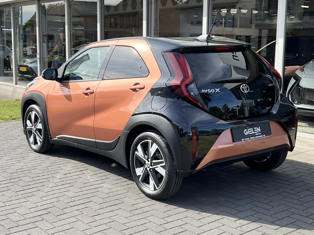 Toyota Aygo X 1.5 Hybrid Pulse | Cinnamon, Bi-Tone, Stoelverwarming, Climate control, Keyless, Parkeersensoren, LED, 17 inch 53207755-2.jpg | Autobedrijf Gielen