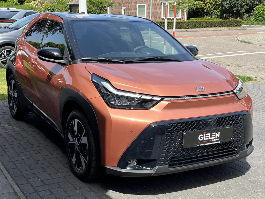 Toyota Aygo X 1.5 Hybrid Pulse Easy pack | Cinnamon, Bi-Tone, Stoelverwarming, Climate control, Keyless, Parkeersensoren, LED, 17 inch 53207755-4.jpg | Autobedrijf Gielen