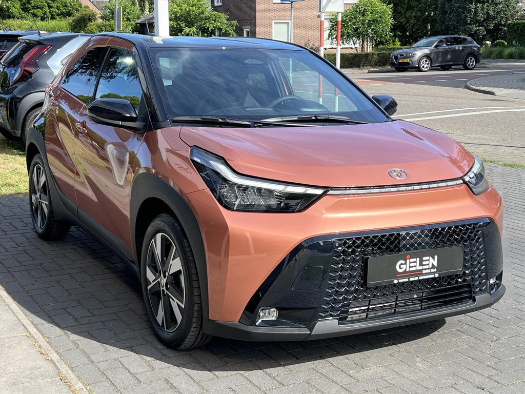 Toyota Aygo X 1.5 Hybrid Pulse | Cinnamon, Bi-Tone, Stoelverwarming, Climate control, Keyless, Parkeersensoren, LED, 17 inch 53207755-4.jpg | Autobedrijf Gielen