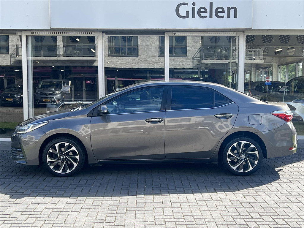 Toyota Corolla Sedan 1.6 VVT-i Executive | Trekhaak, Parkeersensoren, Half leer, Stoelverwarming, Climate control,1.300KG Trekgewicht, Uniek! 53225609-1.jpg | Autobedrijf Gielen