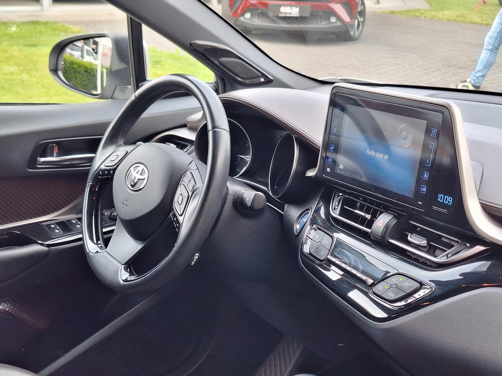 Toyota C-HR 1.8 Hybrid First Edition | JBL, Half leer, Navigatie, Parkeersensoren, Keyless,l 18 inch, Stoelverwarming 53350527-3.jpg | Autobedrijf Gielen