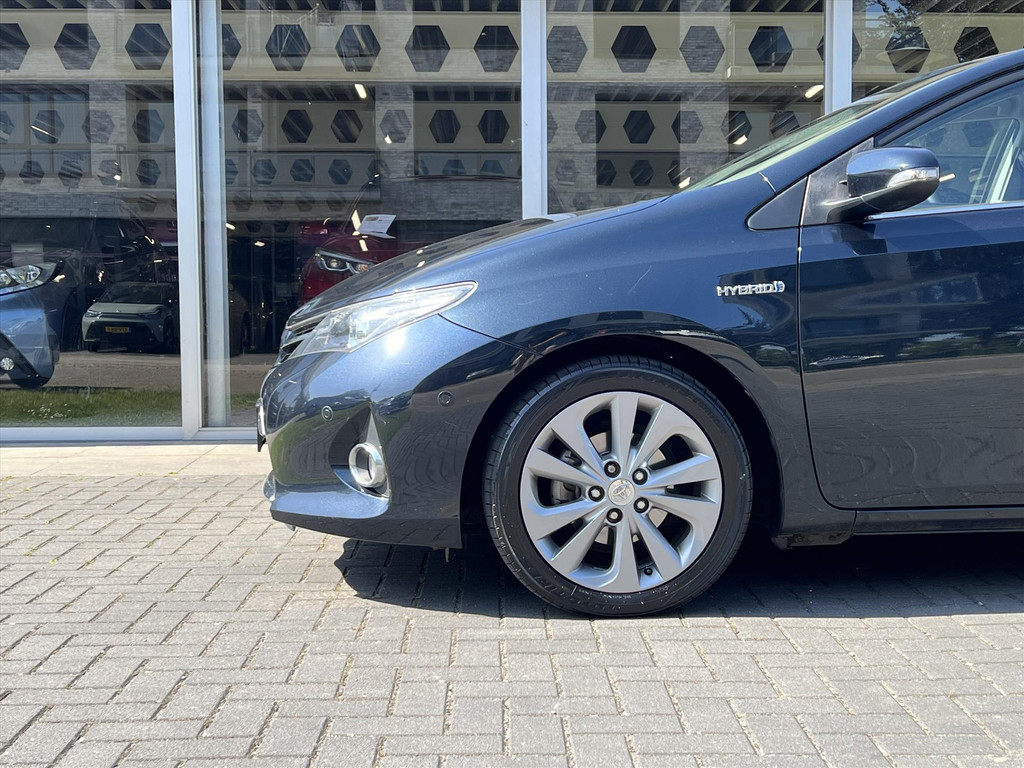 Toyota Auris 1.8 Hybrid Dynamic | Navigatie, Parkeersensoren, Stoelverwarming, Cruise control, 17 inch, Camera 53398712-3.jpg | Autobedrijf Gielen