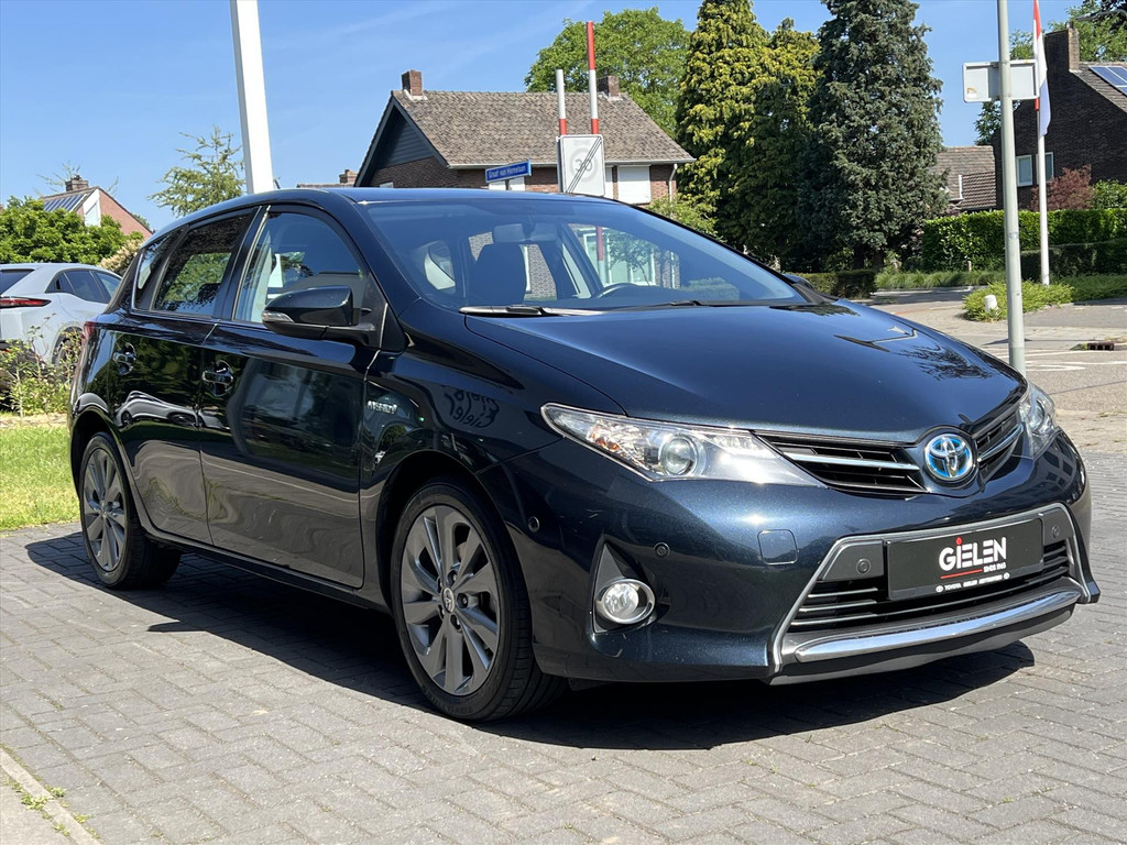 Toyota Auris 1.8 Hybrid Dynamic | Navigatie, Parkeersensoren, Stoelverwarming, Cruise control, 17 inch, Camera 53398712-4.jpg | Autobedrijf Gielen