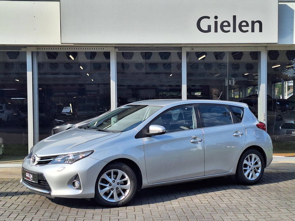 Toyota Auris 1.6 VVT-i 132pk Aspiration | Trekhaak, Stoelverwarming, Parkeercamera, Bluetooth, Stuurbediening, Climate control 53400590-0.jpg | Autobedrijf Gielen