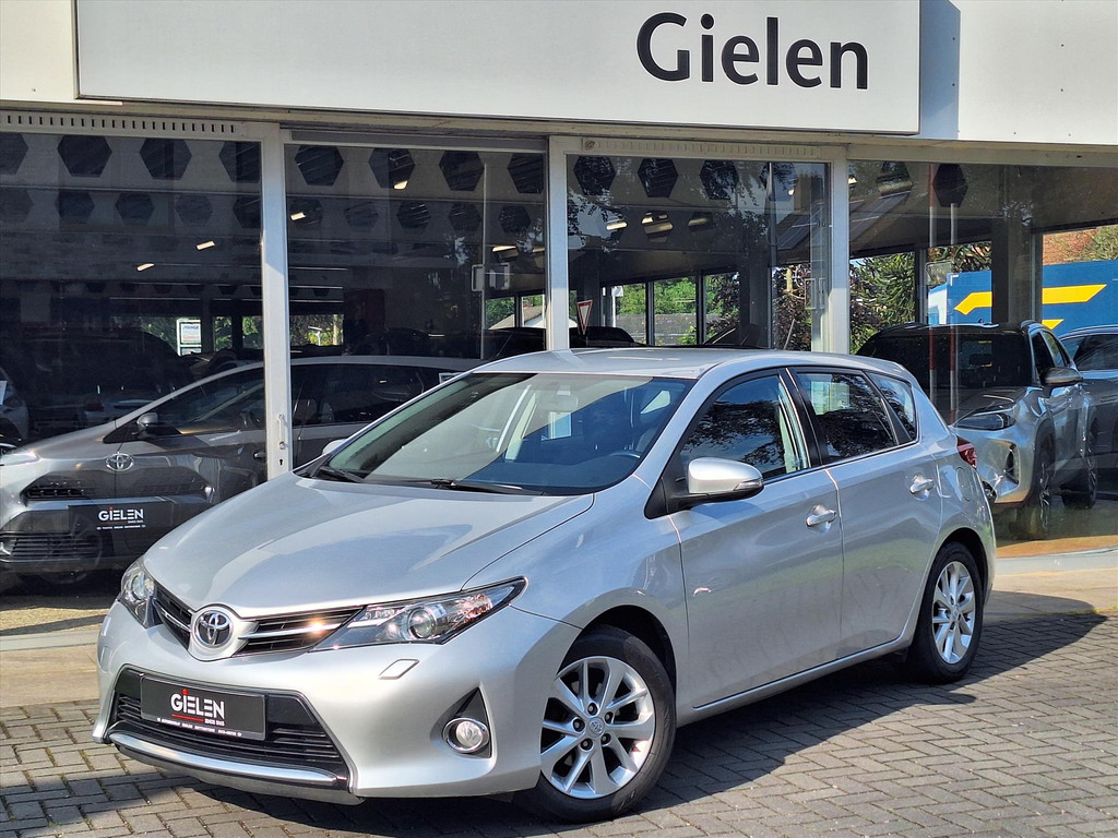 Toyota Auris 1.6 VVT-i 132pk Aspiration | Trekhaak, Stoelverwarming, Parkeercamera, Bluetooth, Stuurbediening, Climate control 53400590-1.jpg | Autobedrijf Gielen