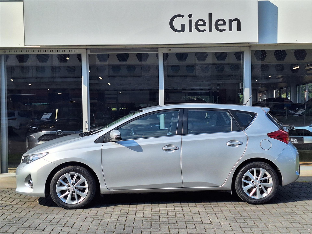 Toyota Auris 1.6 VVT-i 132pk Aspiration | Trekhaak, Stoelverwarming, Parkeercamera, Bluetooth, Stuurbediening, Climate control 53400590-1.jpg | Autobedrijf Gielen