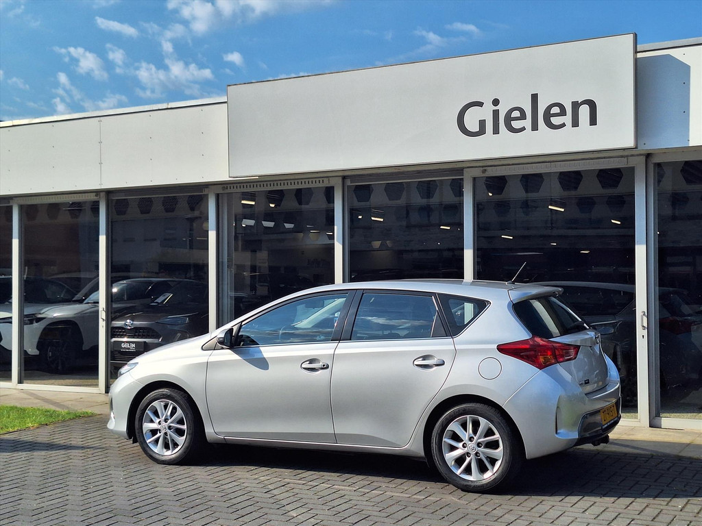 Toyota Auris 1.6 VVT-i 132pk Aspiration | Trekhaak, Stoelverwarming, Parkeercamera, Bluetooth, Stuurbediening, Climate control 53400590-3.jpg | Autobedrijf Gielen